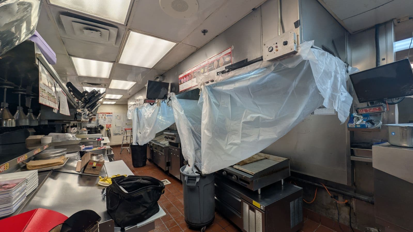 Gallery photos for Kitchen Exhaust Cleaning at Red Robin Locations: Image #2