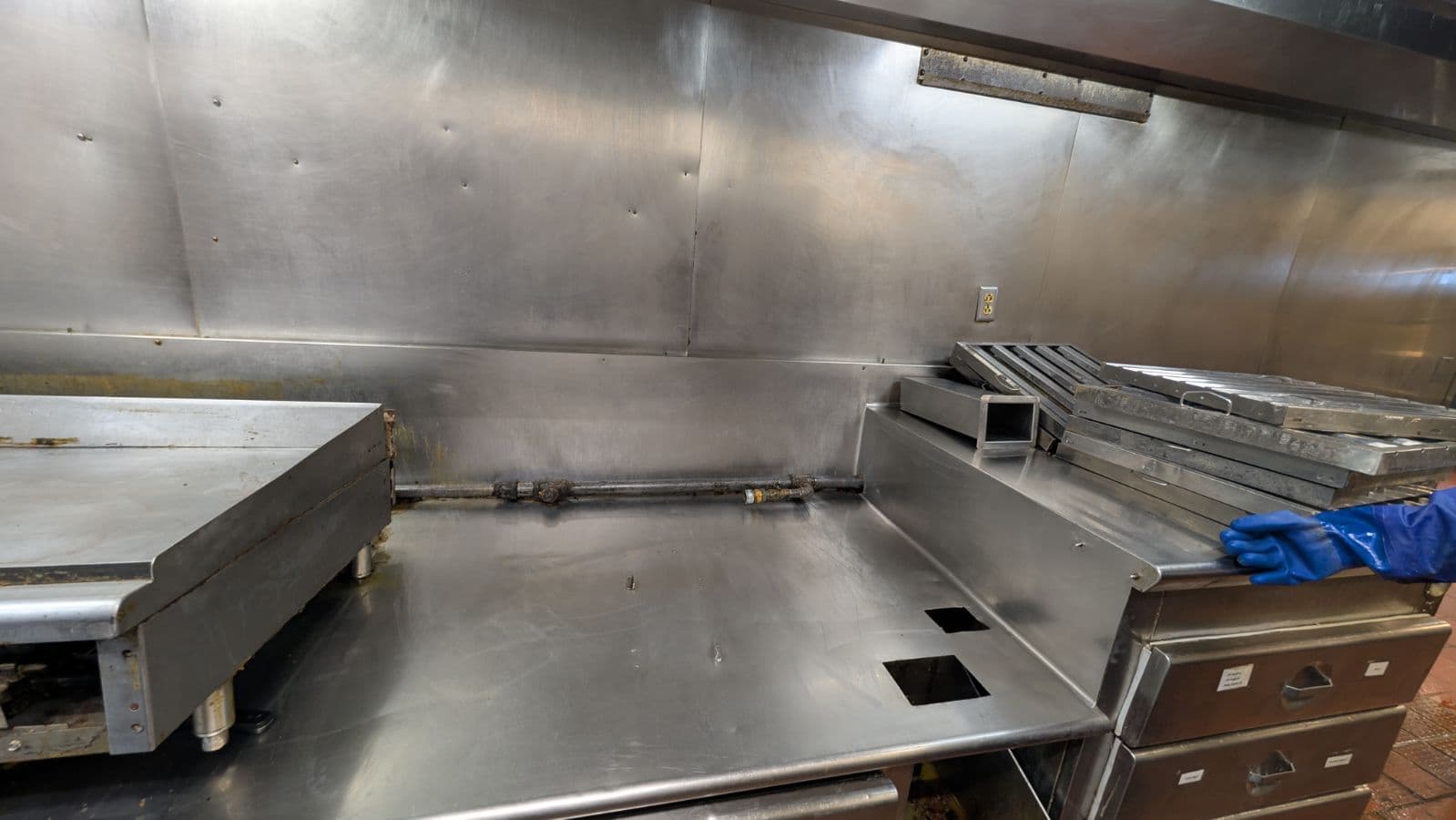 Gallery photos for Kitchen Equipment Deep Clean: Image #2