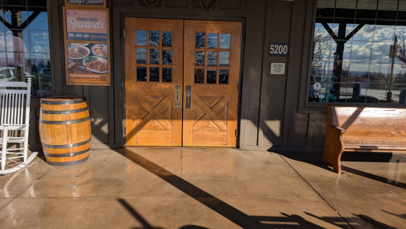 Cracker Barrel Entrance and Parking Lot Pressure Washing image