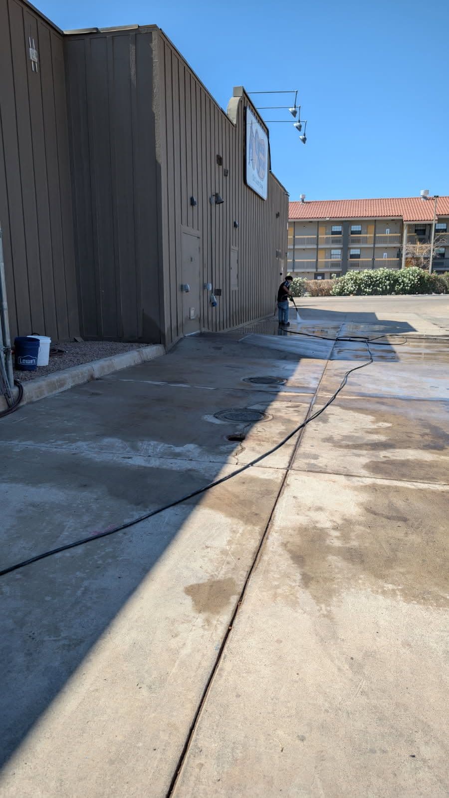 Gallery photos for Expert Pressure Washing at Cracker Barrel Locations: Image #1