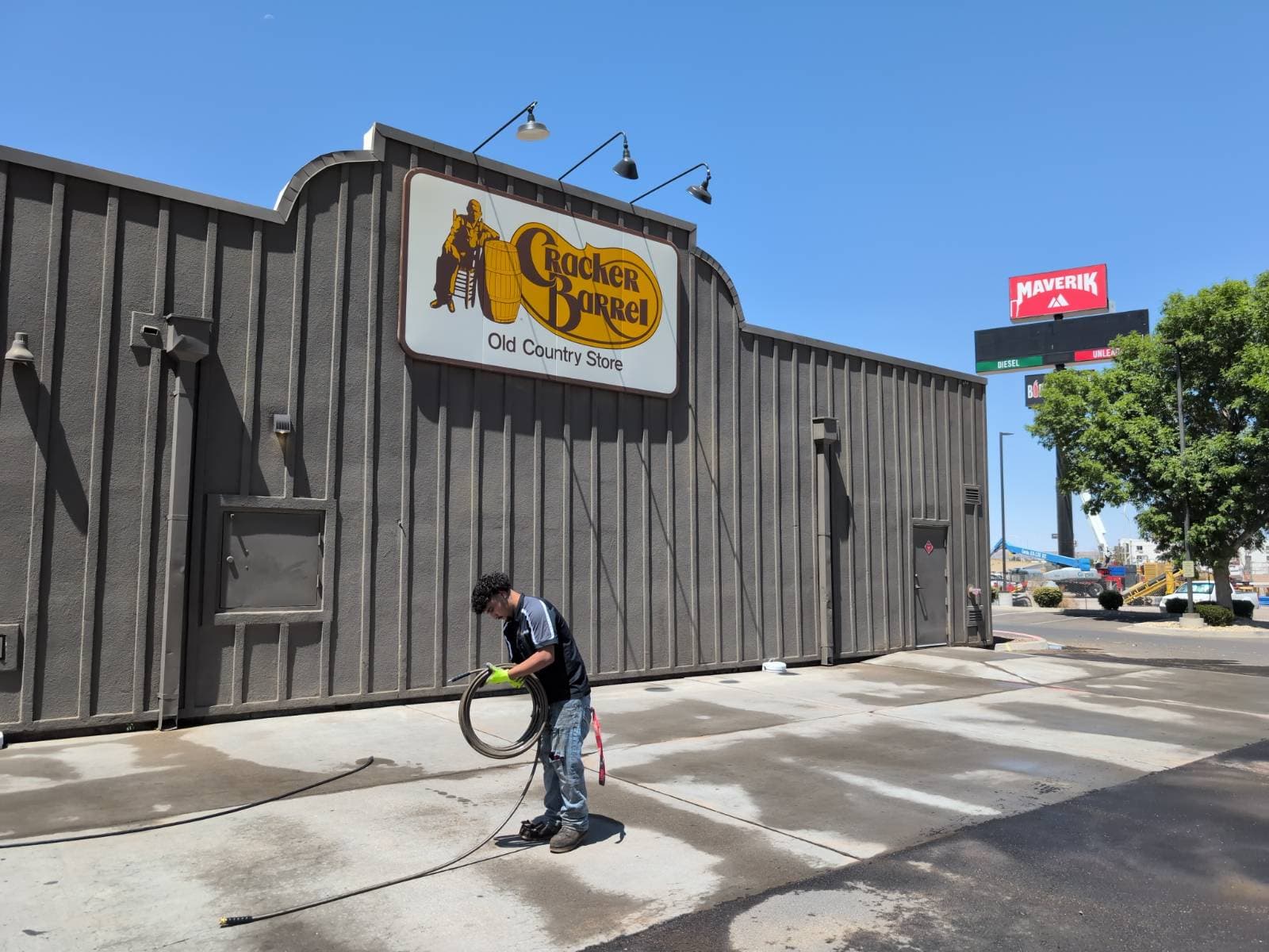 Gallery photos for Expert Pressure Washing at Cracker Barrel Locations: Image #3