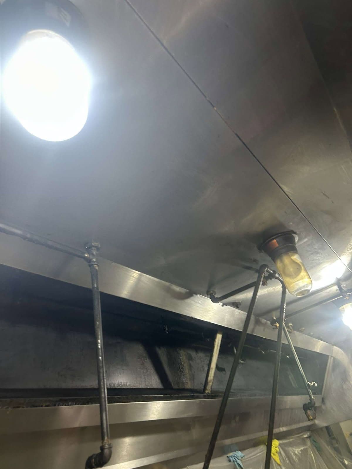 Gallery photos for Dramatic Hood Cleaning Transformation in Action: Image #3