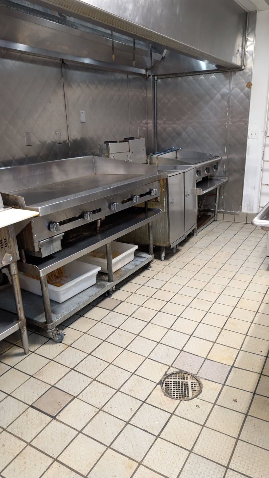 Gallery photos for Spotless Kitchen with Expert Hood Cleaning: Image #1