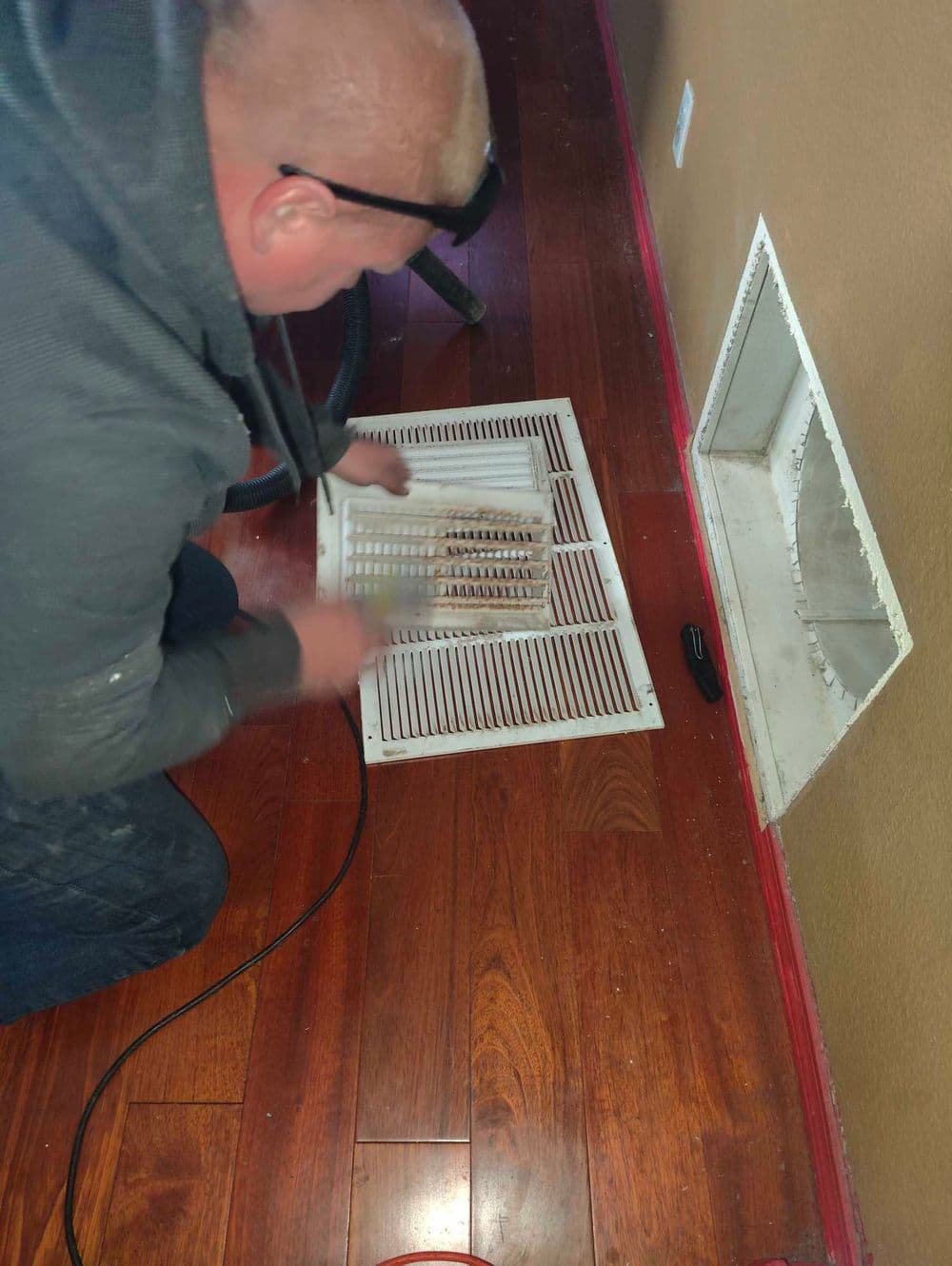 Gallery photos for Air Duct Cleaning Service: Image #1