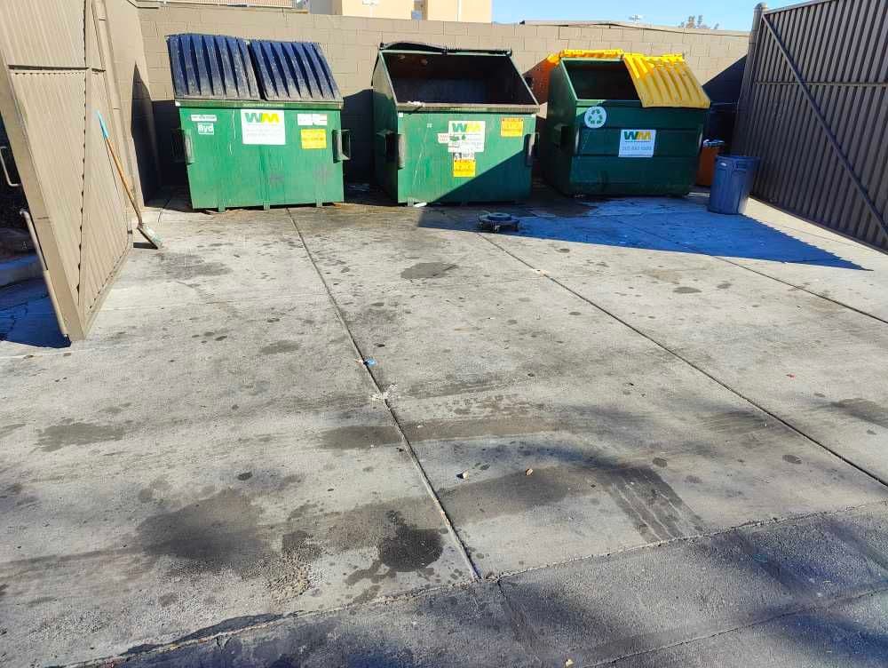 Gallery photos for Pressure Washing of Commercial Restaurant Exteriors: Image #5