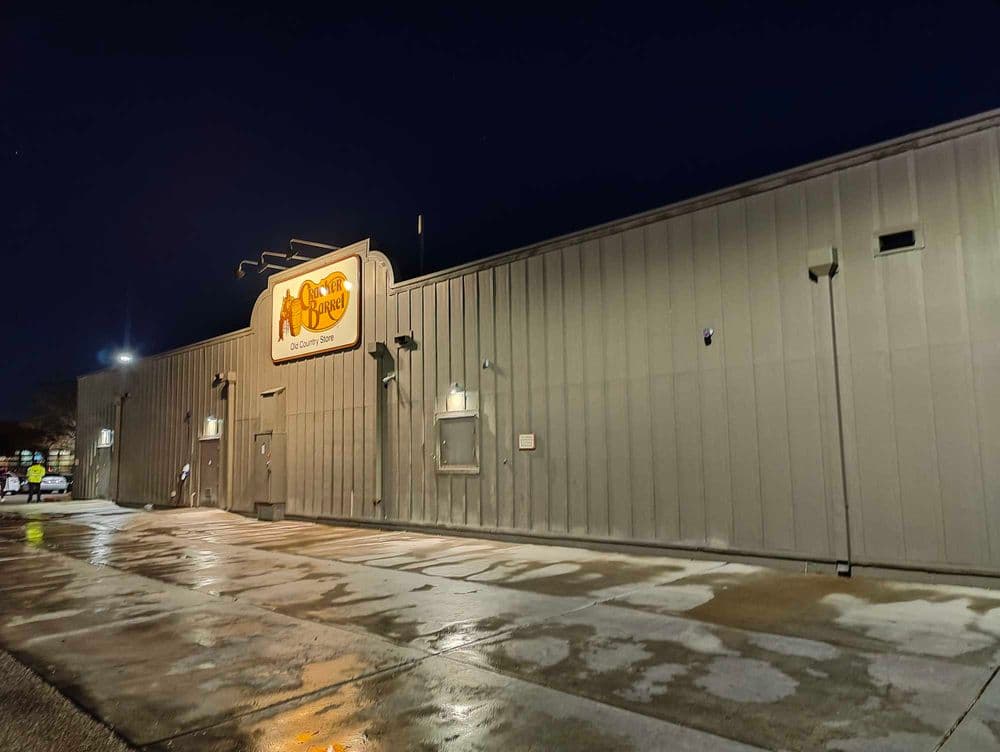 Gallery photos for Pressure Washing of Commercial Restaurant Exteriors: Image #2